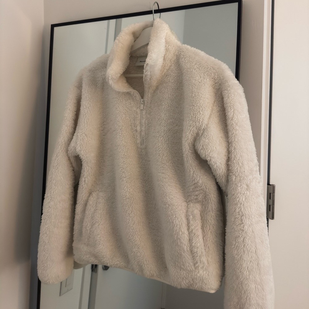 Aritzia Fuzzy Quarterzip
